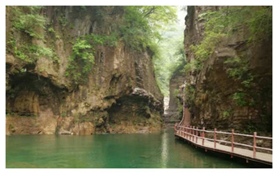 Tanpu Valley in Yuntai Mountain