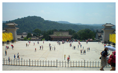  Chinese Mausoleum