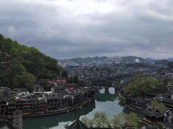 Fenghuang Mountain Flower Valley Guest House
