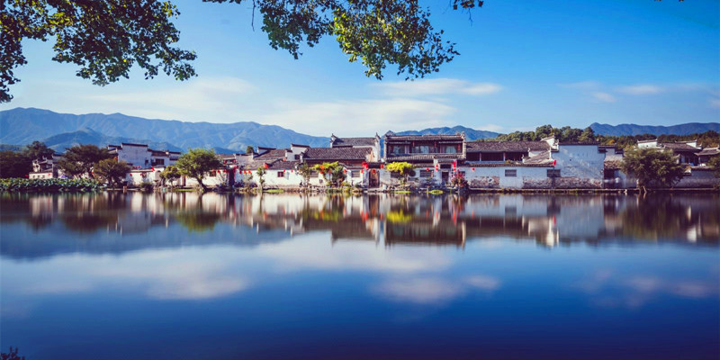 Hongcun Village-Anhui architecture shows glamor of history