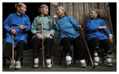  Chinese women footbinding 