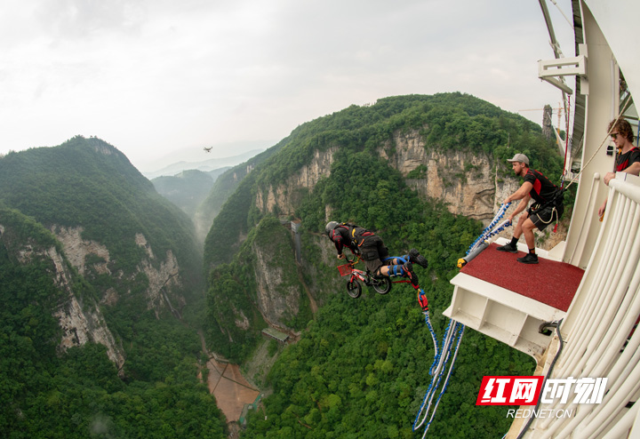 Zhangjaijie bungee jumping will be opened on Dec 15,2020