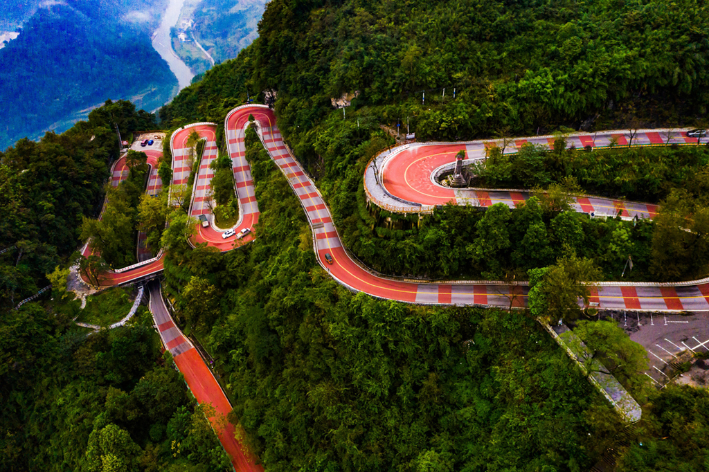 Aizhai Winding Road has a new look